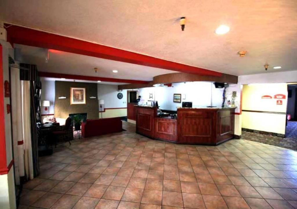Norwood Inn Minneapolis Roseville Exterior foto